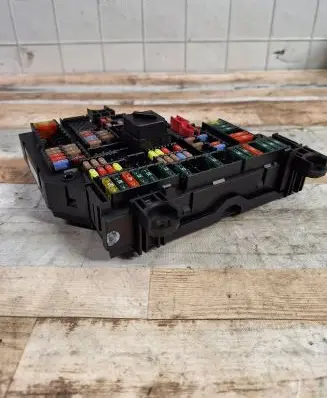 BMW 7 F01 F02 F03 F04 Fuse module 9252812 02338235 317033452