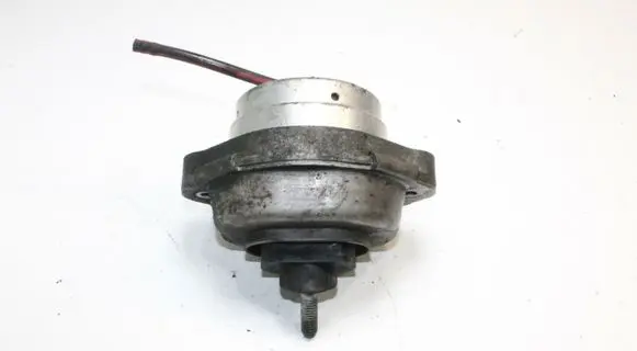 BMW X5 E53 Engine mount bracket 6758444