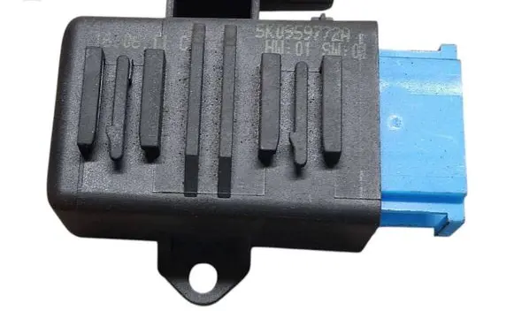 Volkswagen Golf VI Seat heating relay 5K0959772A
