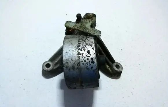 Mitsubishi Carisma Engine mount bracket mr222150