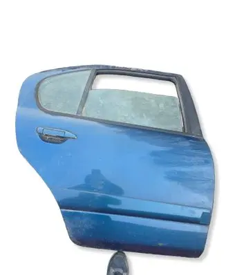 Nissan Primera Rear door 