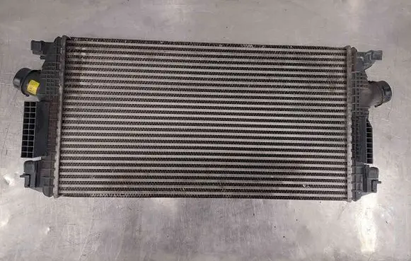 Chevrolet Cruze Intercooler radiator 13267647 2A06AA