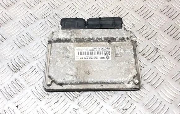 Audi A3 S3 8P Engine control unit/module 06A906033EH 5WP4043502 SJ8F404