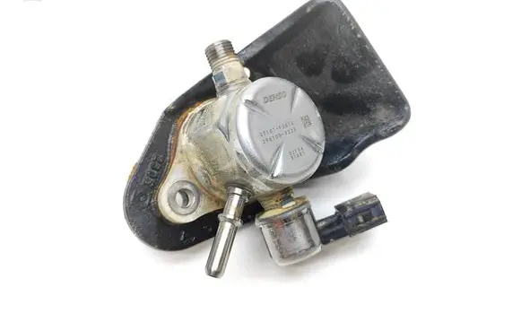 Toyota Yaris XP210 Fuel injection high pressure pump 23101F2010 31681 2961003233