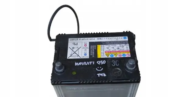 Infiniti Q50 Car battery 
