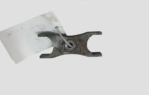 Volkswagen PASSAT B7 Fuel Injector clamp holder 03L216A