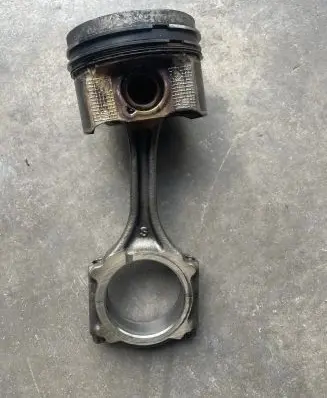 Mazda CX-5 Piston with connecting rod