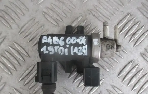 Audi A4 S4 B6 8E 8H Valve vacuum 