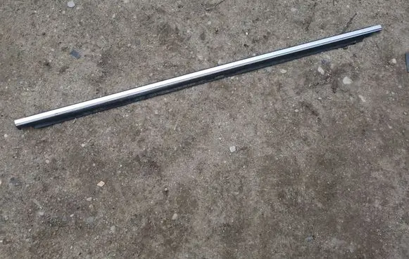 Mercedes-Benz S W140 Rear door glass trim molding