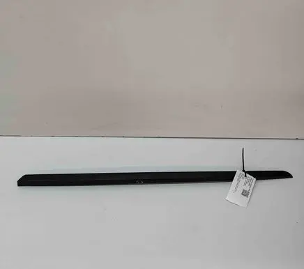 Porsche Cayenne (9Y0 9Y3) Door glass trim 9Y0854328