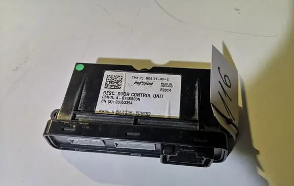 Tesla Model S Door control unit/module 100310100C