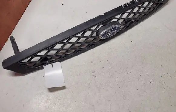 Ford Focus Front grill 2M518200 A31162