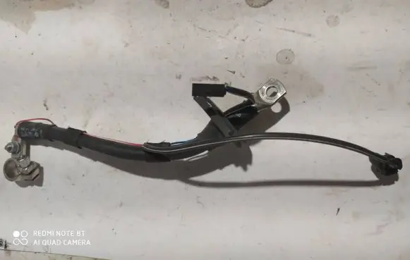 Volkswagen Touareg II Positive cable (battery) 7P0971225B 17122009