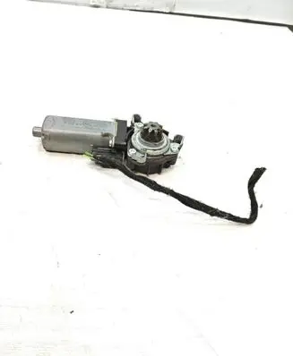 Mercedes-Benz CLS C219 Seat adjustment motor 0390203002