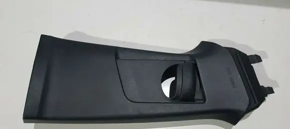 (D)pillar trim (top)