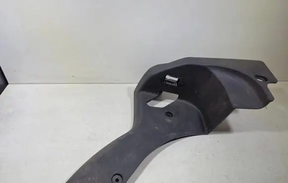 Mercedes-Benz Sprinter W907 W910 Front sill trim cover A9076880000 9076880000