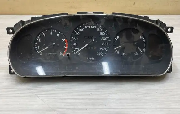 Mazda Xedos 6 Speedometer (instrument cluster) 