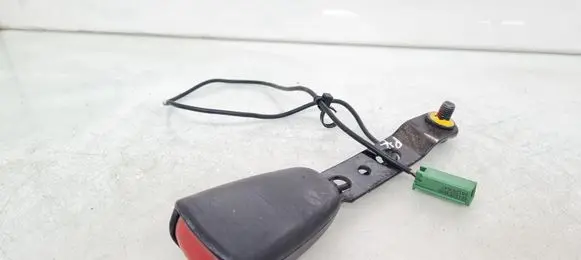 Volvo V70 Front seatbelt buckle 8623450