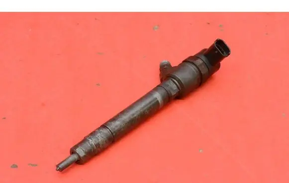 Volvo V70 Fuel injector 3077752B