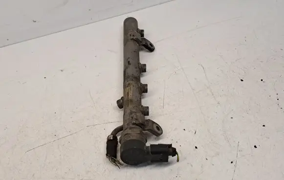 Mercedes-Benz C W204 Fuel main line pipe A6420702495 A6420780149