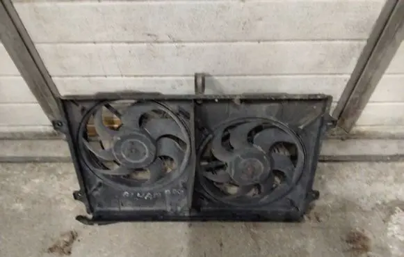 Seat Alhambra (Mk1) Electric radiator cooling fan 0130303881