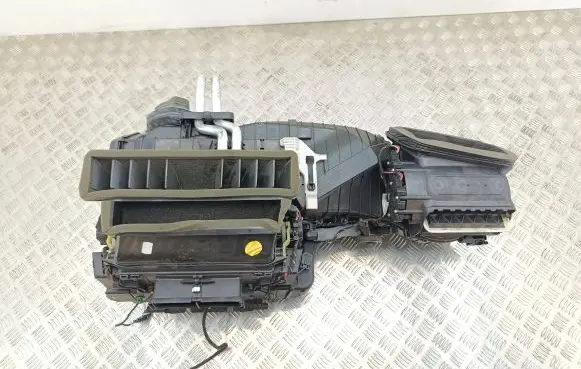 Audi Q5 SQ5 Interior heater climate box assembly 8T1820005S