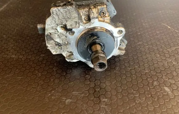 BMW X5 E53 Fuel injection high pressure pump 7788678 300758 405263007580