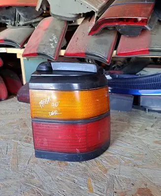 Volkswagen PASSAT B3 Rear/tail lights 333945112