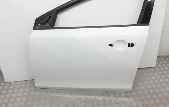 Volvo V40 Front door