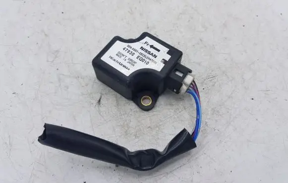 Nissan X-Trail T30 ESP acceleration yaw rate sensor 47930EQ010