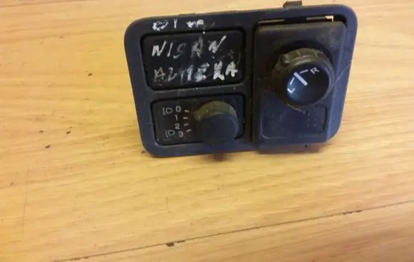 Nissan Almera N16 Wing mirror switch 6896090J00