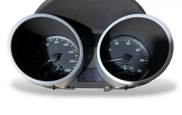 Mercedes-Benz SLK R171 Speedometer (instrument cluster) A1715403347 110080113 110080113024