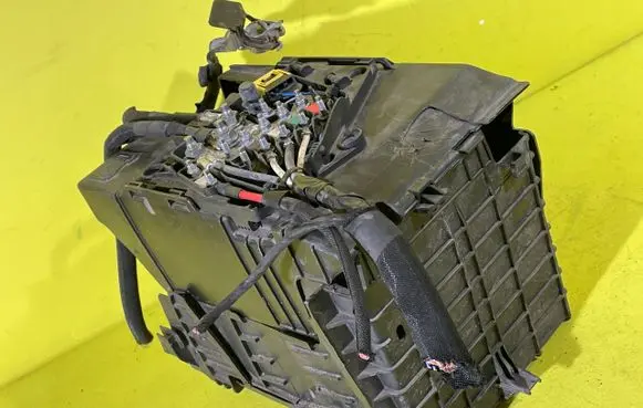 Citroen DS3 Battery box tray 9688783080