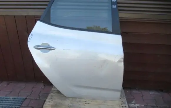 Hyundai ix20 Rear door