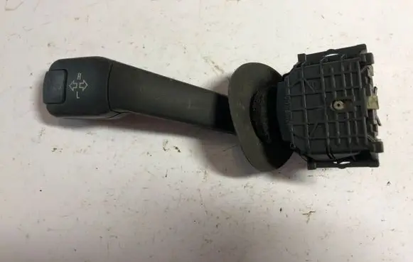 BMW 5 E39 Indicator stalk 8352172 01100410 011004