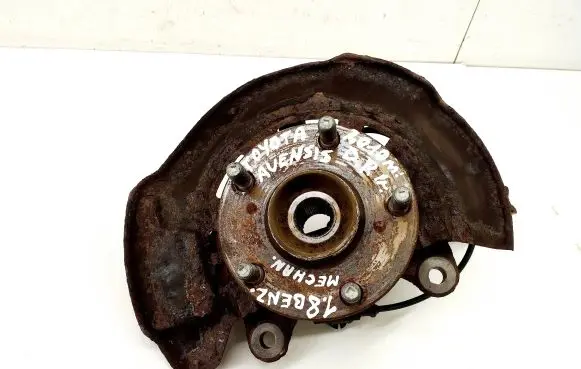 Toyota Avensis T270 Front wheel hub