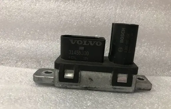 Volvo S90, V90 Glow plug pre-heat relay 0281003154