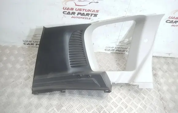 Citroen C3 Picasso (D)pillar trim (top) 9681477377