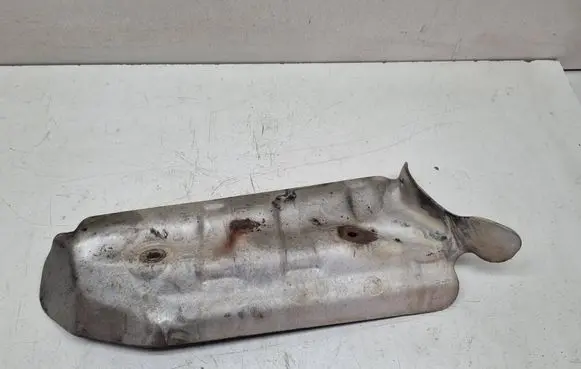 BMW 5 F10 F11 Heat shield in engine bay 8508139