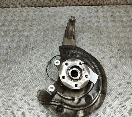 BMW iX Front wheel hub 6890574