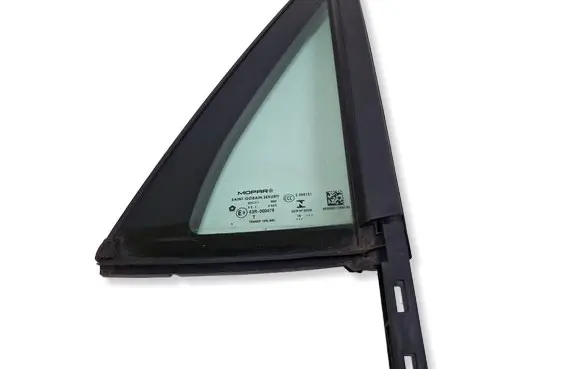 Jeep Renegade Front door vent window glass four-door 43R000479 0CPN90009