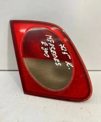 Mercedes-Benz E W210 Tailgate rear/tail lights A2108200964 197503K9