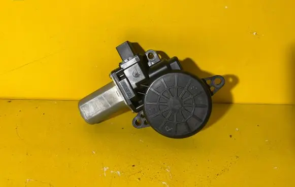Mazda CX-5 Rear door window regulator motor