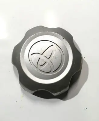 Toyota Hilux (AN10, AN20, AN30) Original wheel cap 230085101 426030K140