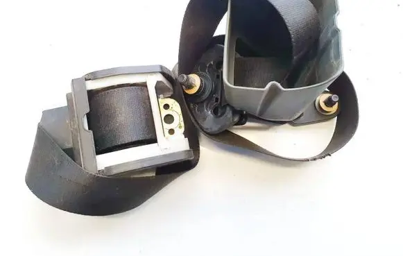 Opel Insignia A Middle seatbelt (rear) gm13267143 502xd7s1yv