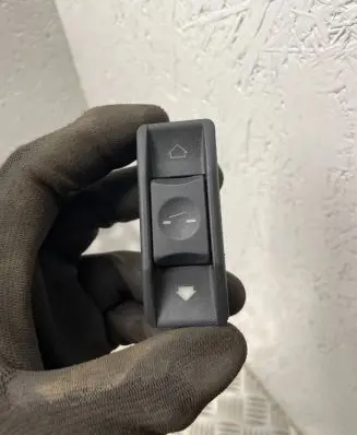 BMW 5 E34 Sunroof switch 1378862