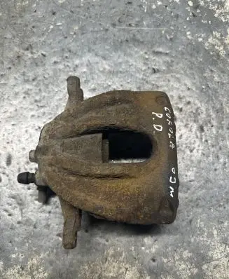 Toyota Corolla Verso AR10 Front brake caliper
