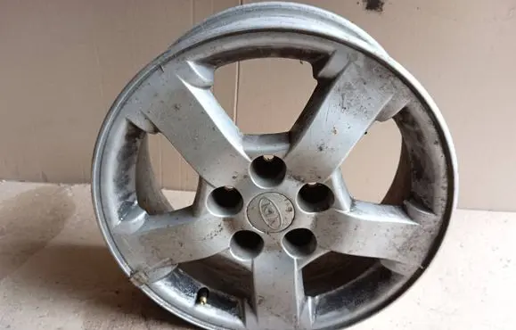 R16 alloy rim