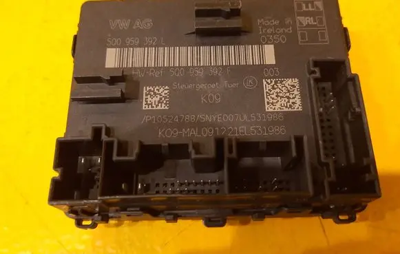 Volkswagen Tiguan Door control unit/module 5Q0959392L 5Q0959392F