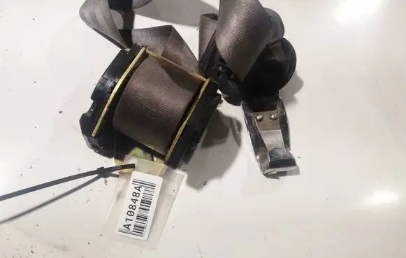 Seat Alhambra (Mk1) Front seatbelt 